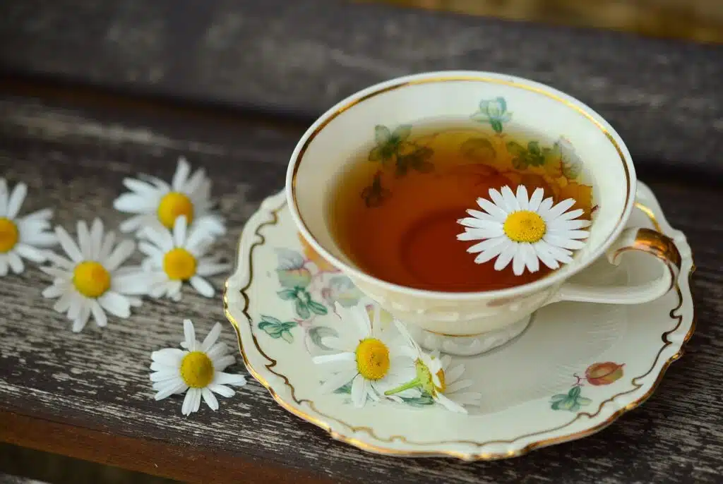 5 benefícios do chá de camomila
